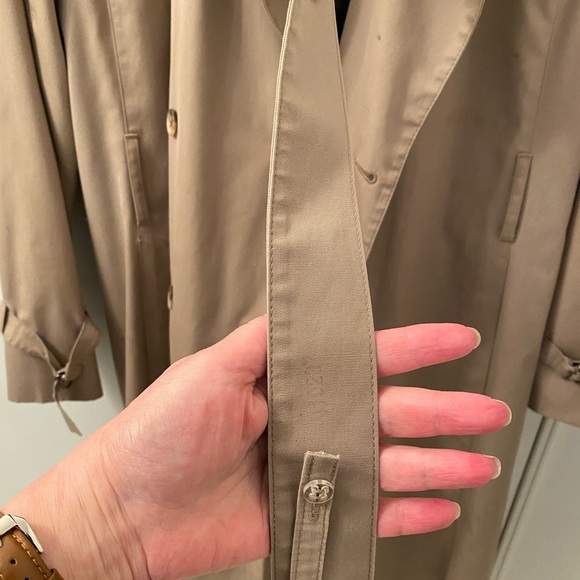 Vintage London Fog Trench with Removable Lining. Size 10 - Picture 7 of 12